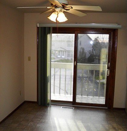 3rd image of 1823 Paramount Dr