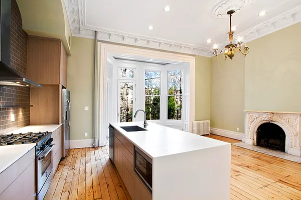 Rented by Dwell Residential Inc | media 38