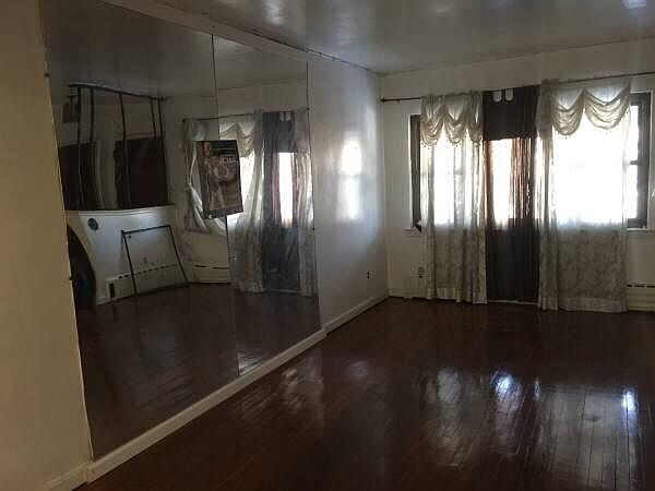 1st image of 3335 Wickham Ave