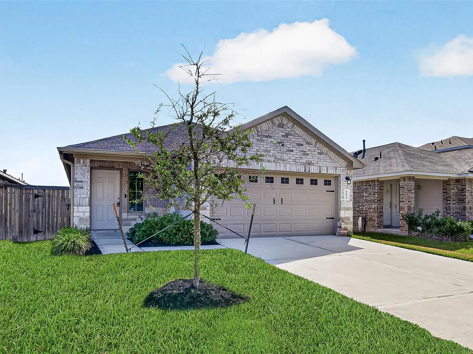 3 bed, 2.0 bath, 1451 sqft, $1,625 — Photo 2