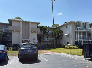 2562 Garden Dr N, Lake Worth, FL 33461