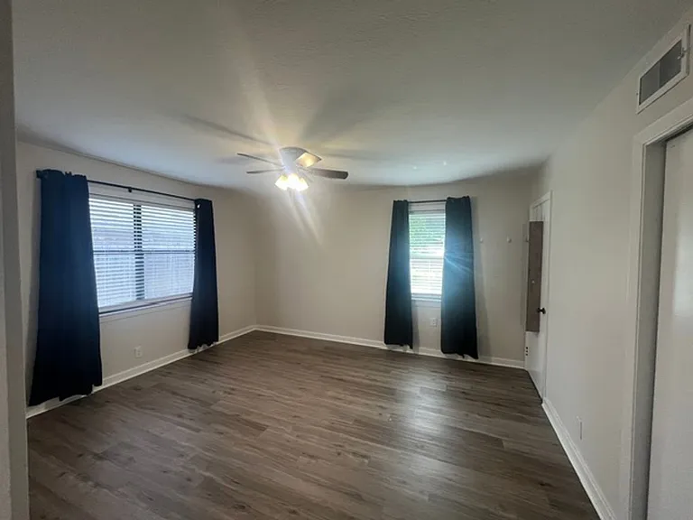 375 Sherwood Forest Blvd — Photo 7