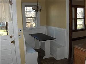 3rd image of 1123 E Milwaukee St