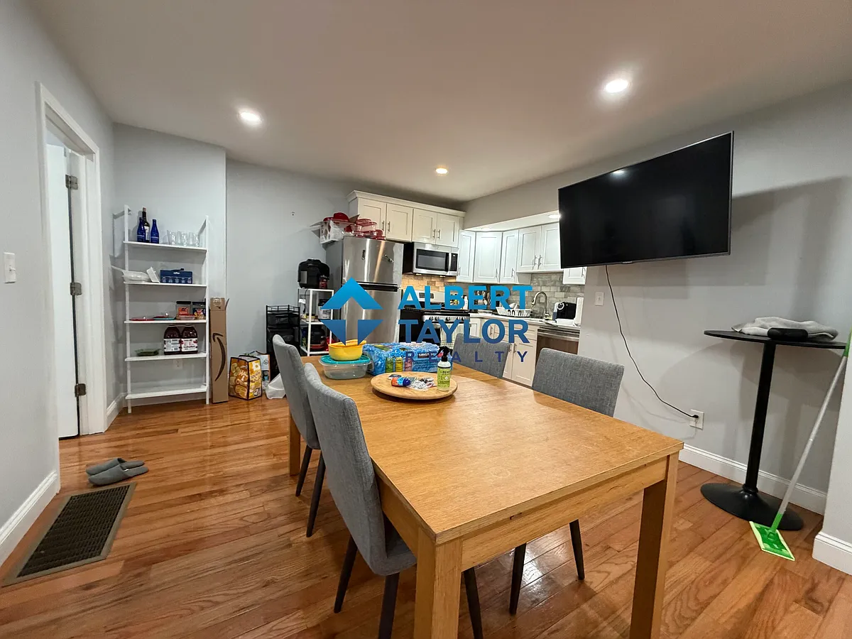 Building Photo - 475 Massachusetts Ave #1