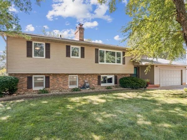 4824 William Dr, Waterloo, IA 50701