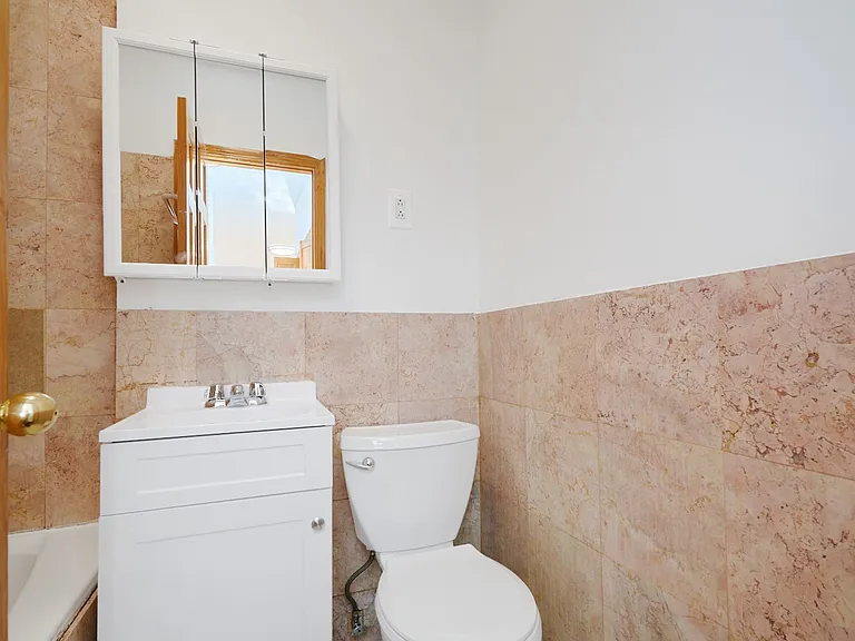 331 W 43rd St #4B — Photo 9