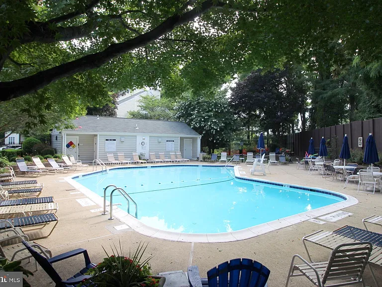 10118 Oakton Terrace Rd #10118 — Photo 21