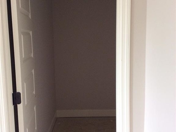 3rd image of 7013 Camrose Ln