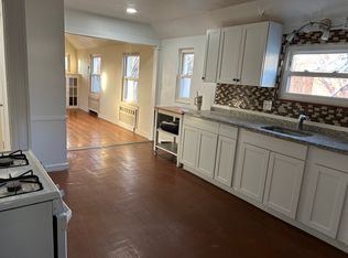 724 Huntington Rd, Bridgeport, CT 06610