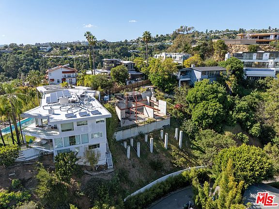 4th image of 9442 Sierra Mar Pl