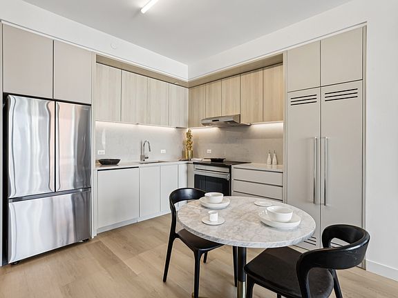 4th image of 17 Hanover Pl #Penthouse 1e