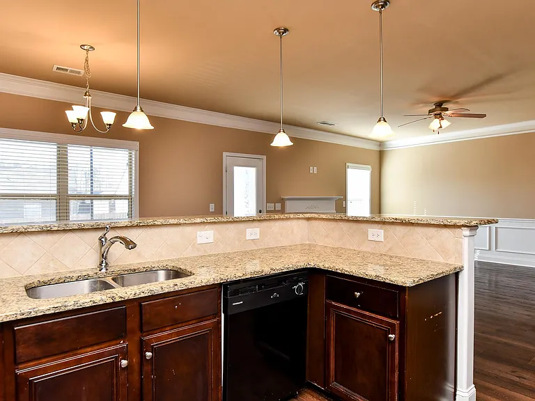 38 Ramapo Ct — Photo 24