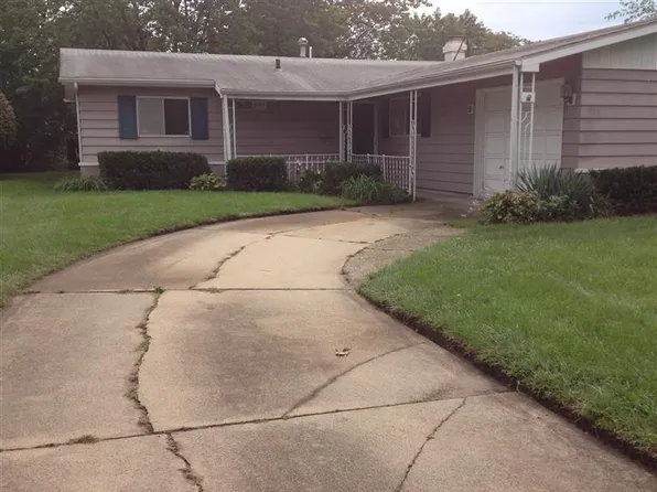 923 N Lafayette Ave, Griffith, IN 46319