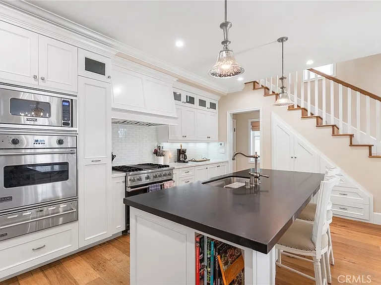 220 Coral Ave — Photo 10