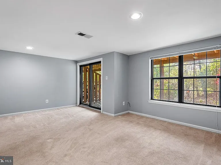 60 Iroquois Ct — Photo 5