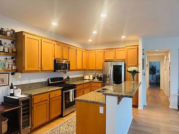 5th image of 288 Riverdale Ct APT 1221