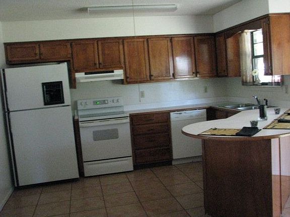 4th image of 7274 Riverwood Dr E