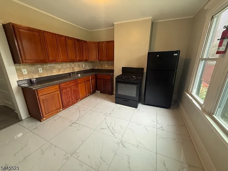 51 Hawkins St #1