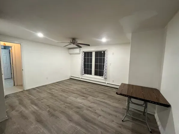 (undisclosed Address), Levittown, NY 11756