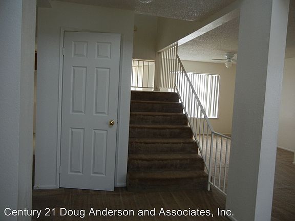 2nd image of 2520 Topaz Ln