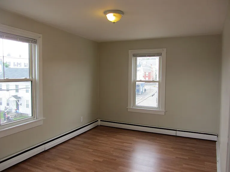 13 Bacon St — Photo 6