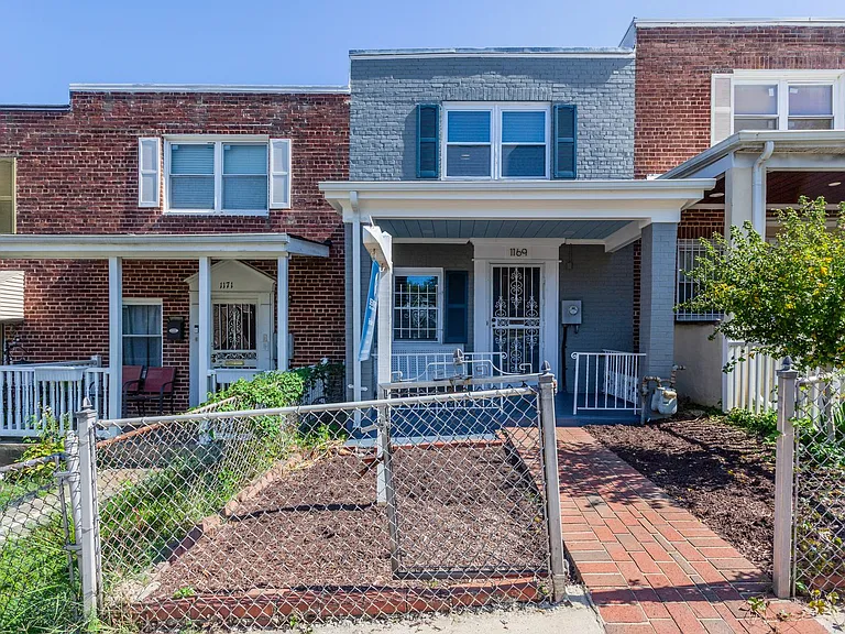 1169 Summit St NE — Photo 5
