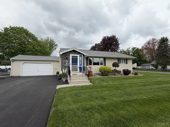 2 Scott Ave, New Hartford, NY 13413