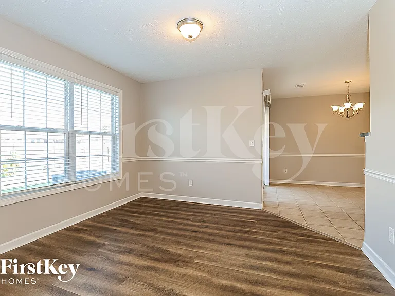 8117 Bostic Dr — Photo 4