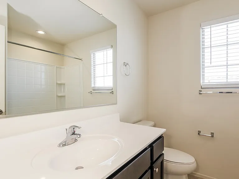 5012 S 109th Dr — Photo 15