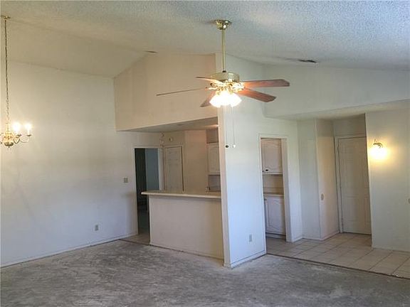 5th image of 5204 Creek Valley Dr