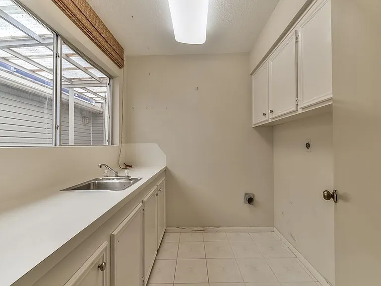 9406 Bassoon Dr — Photo 16