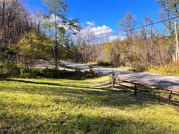 3rd image of 4880 Deusenberry Rd Lot 33