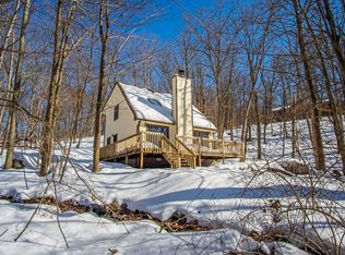 146 Cornwall Pl, Bushkill, PA 18324
