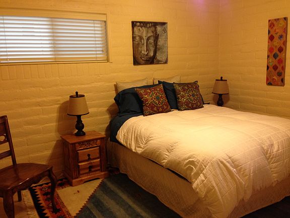 queen room w/ half bath