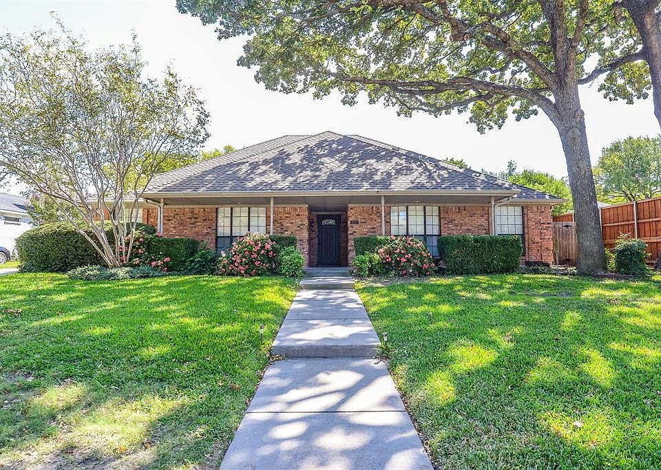 1st image of 307 Spanish Moss Dr