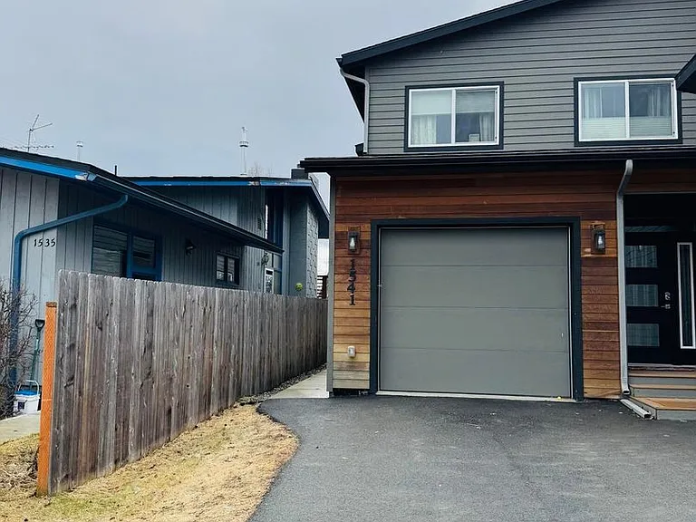 1541 G St #1 — Photo 1