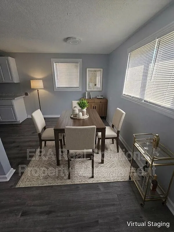 2 bed, 1.0 bath, 825 sqft, $850 — Photo 2