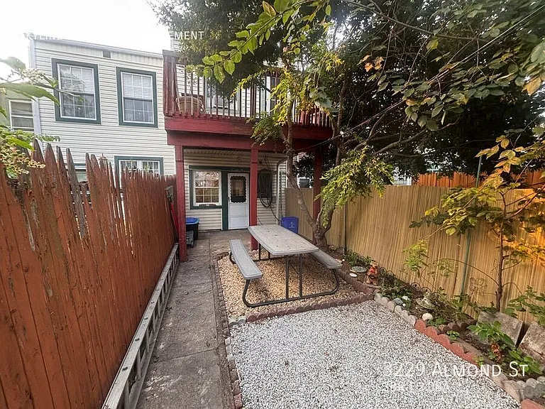 3229 Almond St — Photo 14
