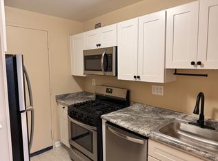 10201 Grosvenor Pl, Rockville, MD 20852