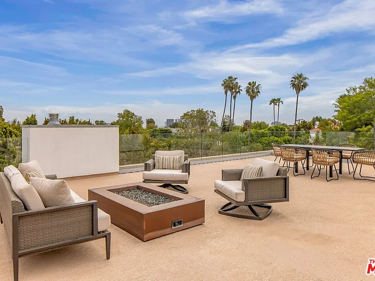 12443 W Sunset Blvd — Photo 32