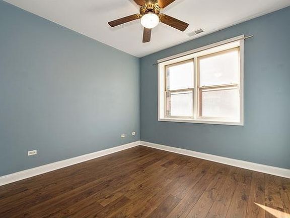 5th image of 2310 W Saint Paul Ave APT 201