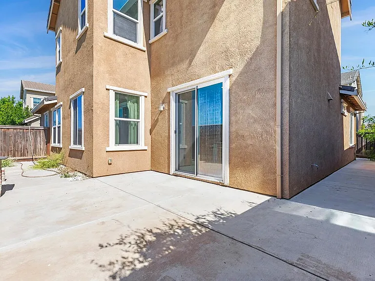 2260 Gallery Dr — Photo 25