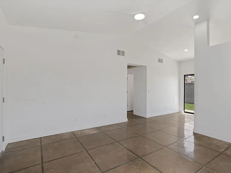 620 E Lester St #2 — Photo 16