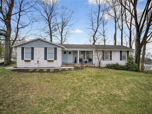 2053 Ironwood Cir NE, Massillon, OH 44646