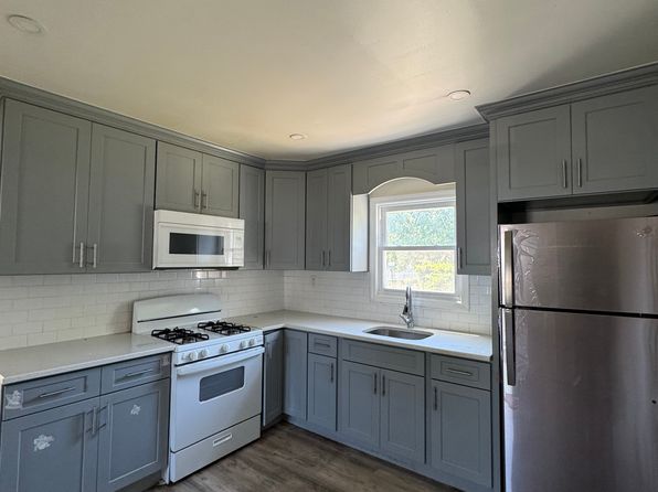 2015 Great Neck Rd FLOOR 1