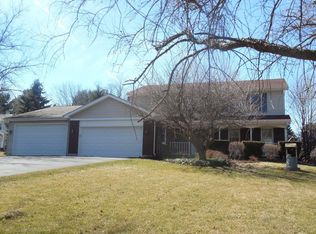 3848 Weathervane Ln, Crystal Lake, IL 60012