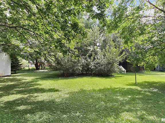 3rd image of 1402 W Marlene Ave