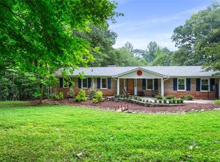 633 W Springwood Dr, Seneca, SC 29672