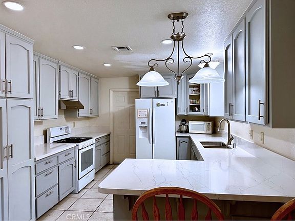 4th image of 6963 Lennox Ave