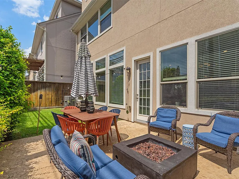 1407 Devonshire Manor Ln — Photo 29
